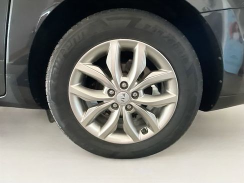 Used 2021 Kia Sedona EX image 32