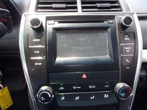 Used 2016 Toyota Camry SE FWD image 13