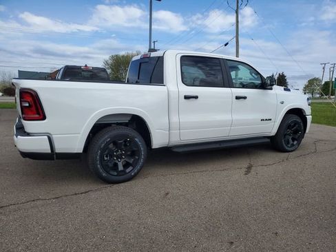 New 2026 RAM 1500 4x4 Crew Cab image 9