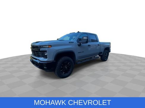 Used 2025 Chevrolet Silverado 2500 Custom w/ Custom Value Package AWD/4WD image 4