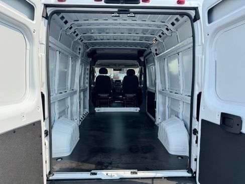 New 2026 RAM ProMaster 3500 w/ Storage Group FWD image 14