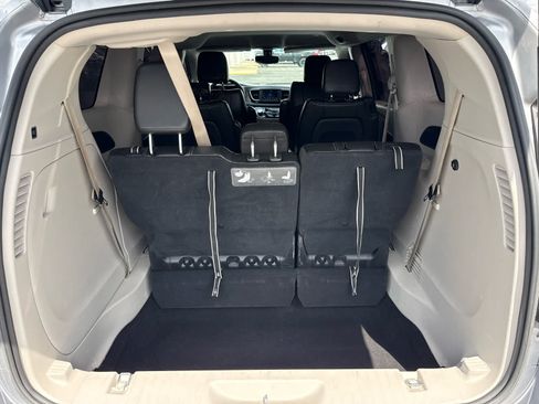 Used 2021 Chrysler Voyager Lxi FWD image 23