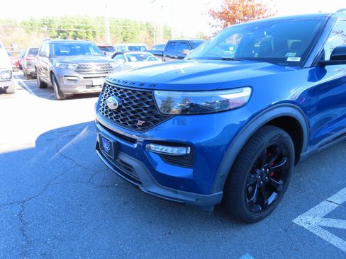 Used 2020 Ford Explorer ST w/ ST High-Performance Pack image 9