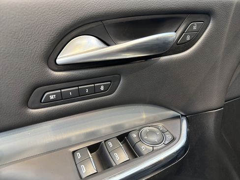 Used 2023 Cadillac XT4 Premium Luxury FWD image 15