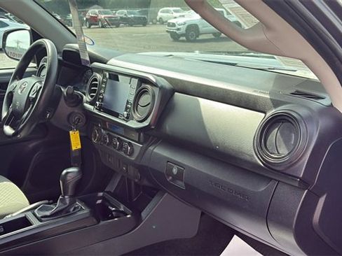 Used 2022 Toyota Tacoma SR image 27