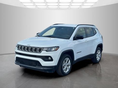 Certified 2024 Jeep Compass Latitude AWD/4WD image 3
