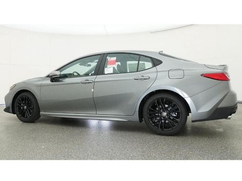 Used 2026 Toyota Camry SE FWD image 20