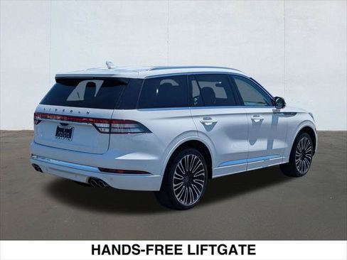 Certified 2023 Lincoln Aviator Black Label AWD/4WD image 5