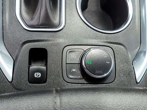 Used 2023 Chevrolet Traverse LT w/ Midnight/Sport Edition AWD/4WD image 26