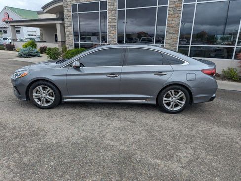 Used 2018 Hyundai Sonata Sport FWD image 2
