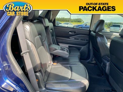Used 2022 Nissan Pathfinder SL AWD/4WD image 11
