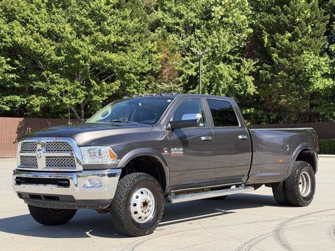 Used 2017 RAM 3500 Laramie AWD/4WD image 1
