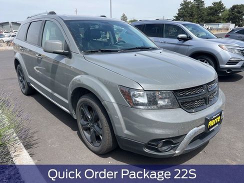 Used 2020 Dodge Journey Crossroad FWD image 2