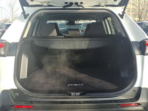 Used 2020 Toyota RAV4 XLE image 9