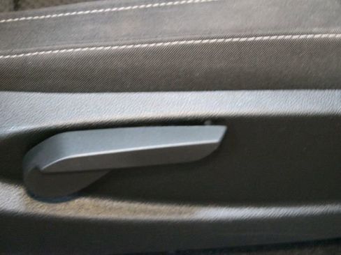 Used 2015 Chevrolet Colorado LT w/ LT Convenience Package RWD image 12