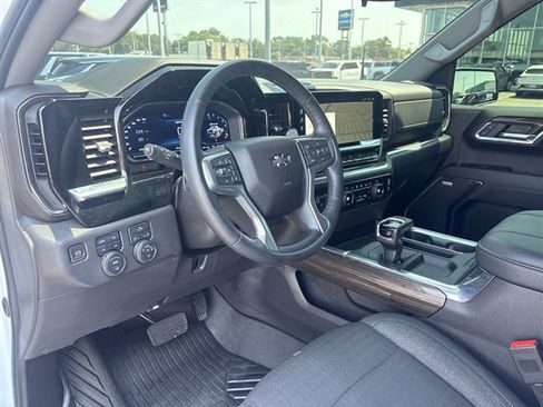 Certified 2024 Chevrolet Silverado 1500 LT Trail Boss w/ Convenience Package II AWD/4WD image 10
