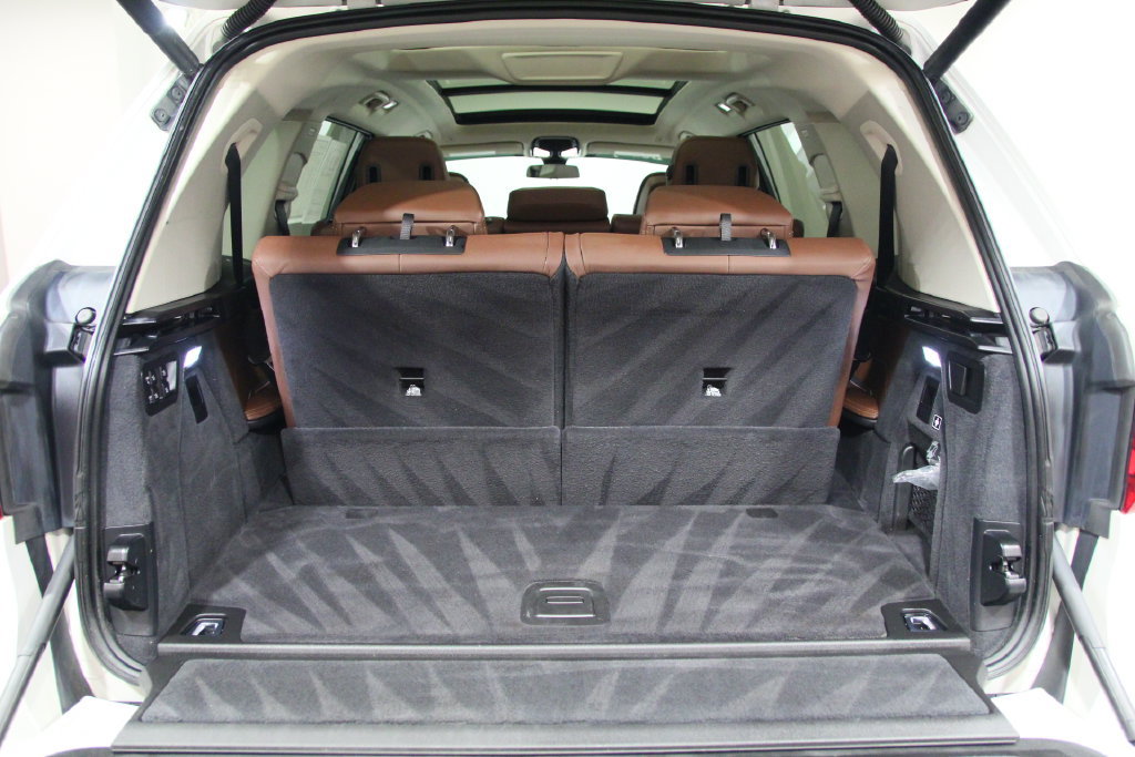 Used 2019 BMW X7 xDrive40i w/ Premium Package AWD/4WD image 25