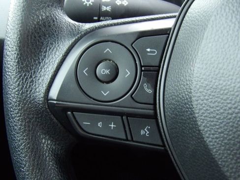 Used 2025 Toyota Corolla LE FWD image 14