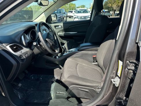 Used 2020 Dodge Journey SE FWD image 23