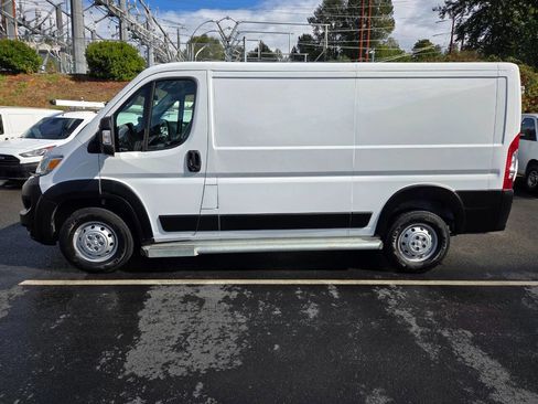 Used 2023 RAM ProMaster 2500 image 4