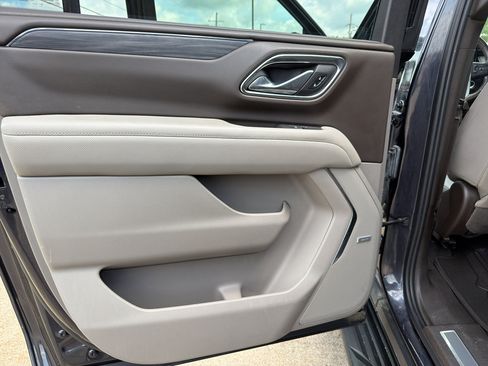 Used 2023 GMC Yukon XL SLT RWD image 30