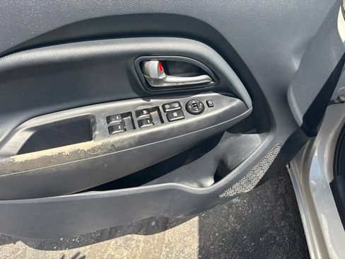 Used 2013 Kia Rio EX w/ Convenience Pkg FWD image 9