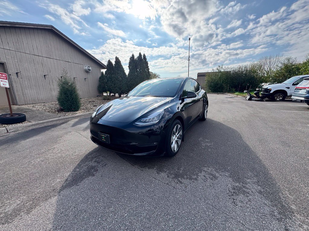 Used 2021 Tesla Model Y Long Range AWD/4WD image 2