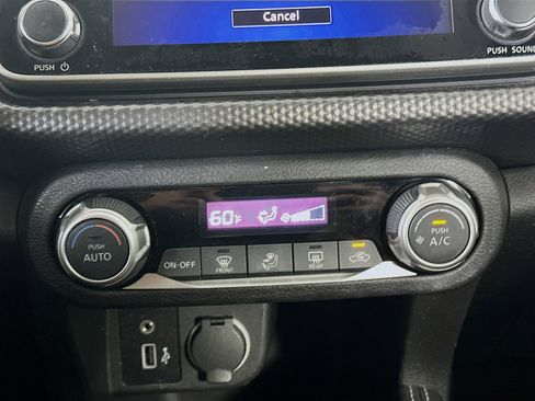 Used 2018 Nissan Kicks SV w/ Exterior Package image 24