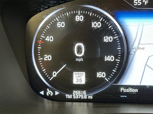 Used 2021 Volvo XC60 T5 Momentum image 30