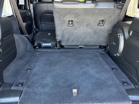 Used 2021 Jeep Wrangler Unlimited Sahara w/ Uconnect 4C Nav & Sound Group AWD/4WD image 15