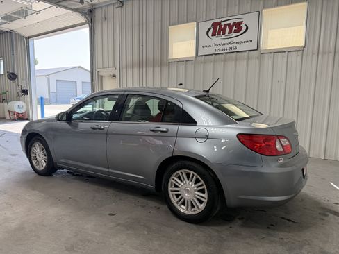 Used 2008 Chrysler Sebring Touring FWD image 11