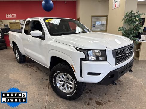Used 2024 Nissan Frontier SV w/ Technology Package image 1