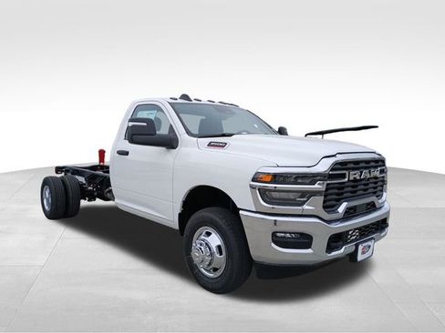 New 2026 RAM 3500 Tradesman AWD/4WD image 7
