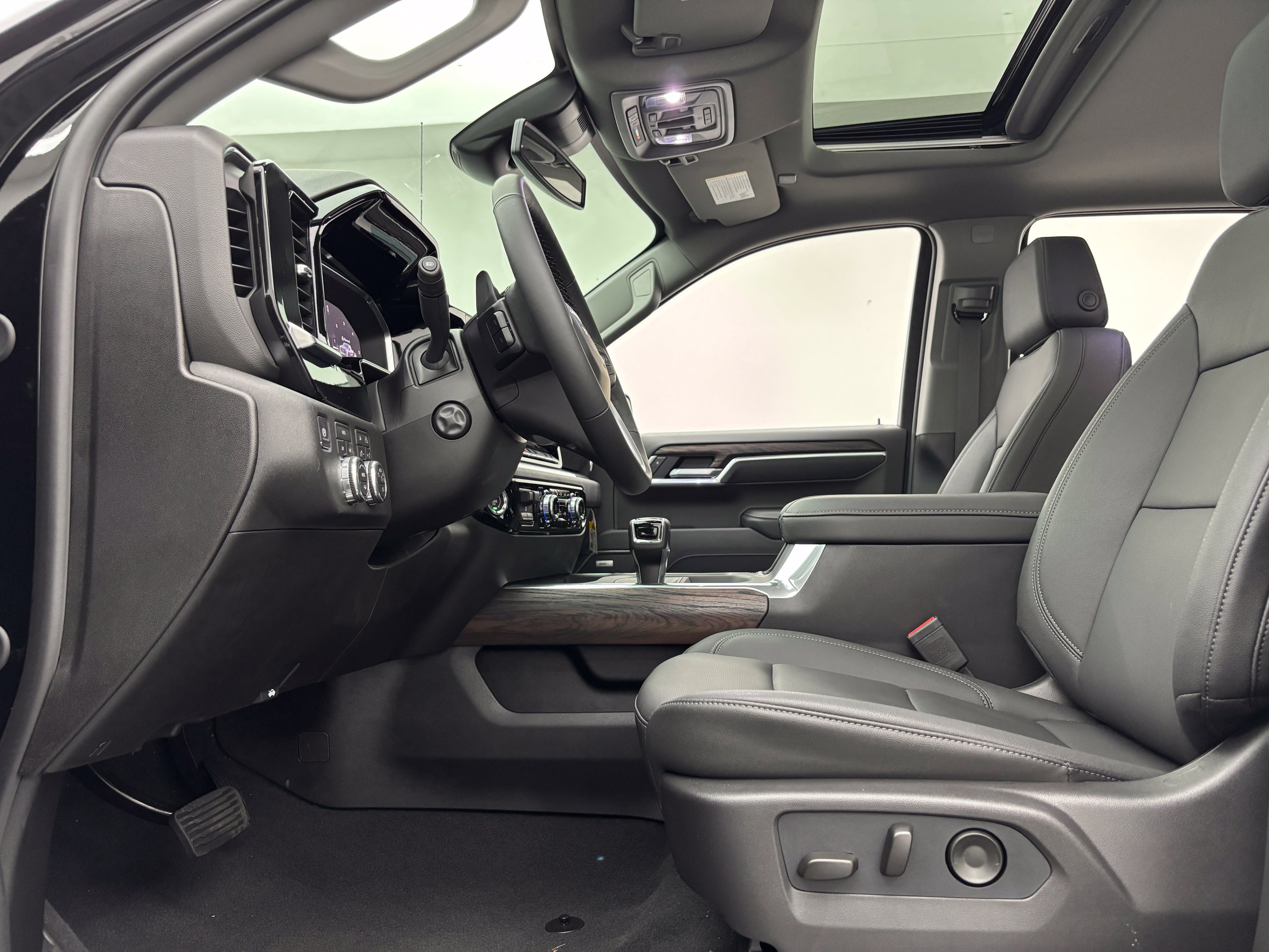 New 2026 GMC Sierra 1500 SLT w/ SLT Premium Package AWD/4WD image 18