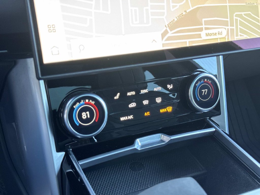 Certified 2023 Land Rover Range Rover SE AWD/4WD image 27