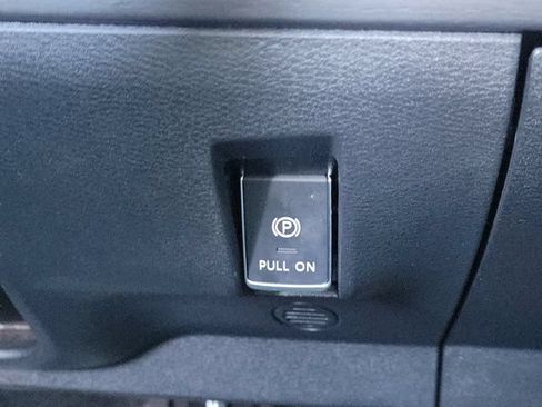 Used 2024 Nissan Ariya AWD image 20