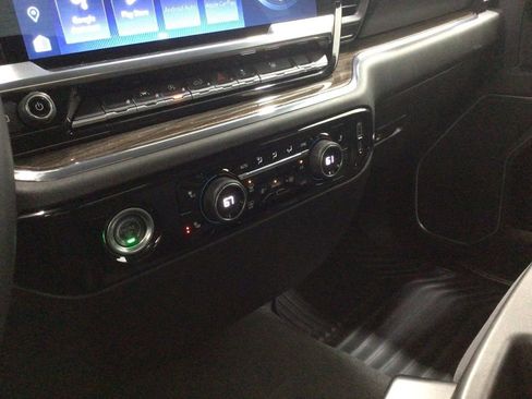 Used 2023 Chevrolet Silverado 1500 LT image 14