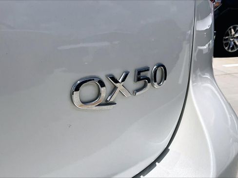 Used 2017 INFINITI QX50 2WD w/ Premium Plus Package image 28