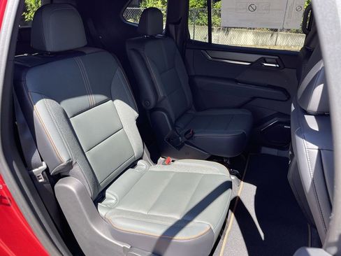 New 2026 GMC Acadia AT4 w/ Luxury Package AWD/4WD image 27