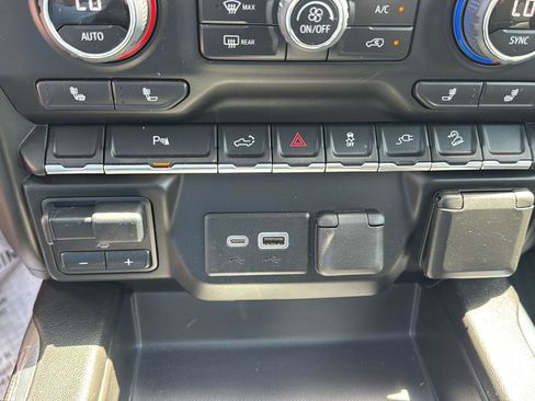 Used 2022 Chevrolet Silverado 1500 LT Trail Boss w/ LT Trail Boss Premium Package AWD/4WD image 20