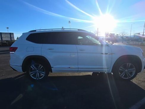 Used 2019 Volkswagen Atlas SE w/ Panoramic Sunroof Package image 3