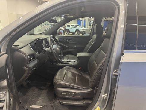 Used 2023 Chevrolet Traverse High Country image 10