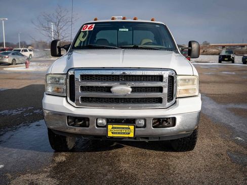 Used 2006 Ford F350 Lariat image 2