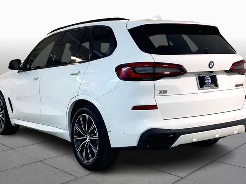 Used 2021 BMW X5 M50i image 12