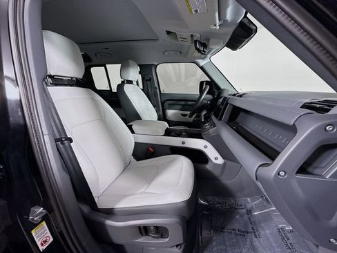 Certified 2025 Land Rover Defender 110 X-Dynamic SE image 30