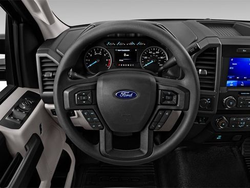 Used 2023 Ford F250 Lariat w/ Black Appearance Package image 8