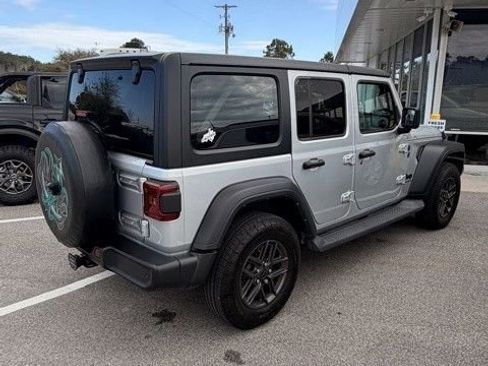 Used 2024 Jeep Wrangler Sport S image 2