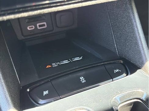 Used 2023 Chevrolet Bolt EUV LT w/ Driver Confidence Package FWD image 13