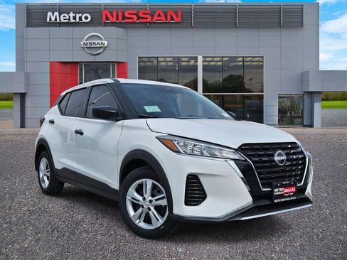 New 2025 Nissan Kicks S image 1