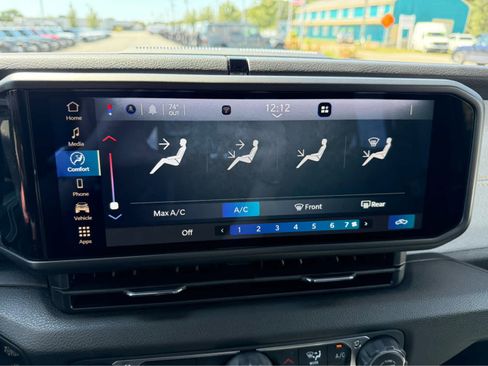 Used 2025 Jeep Gladiator Sport image 19